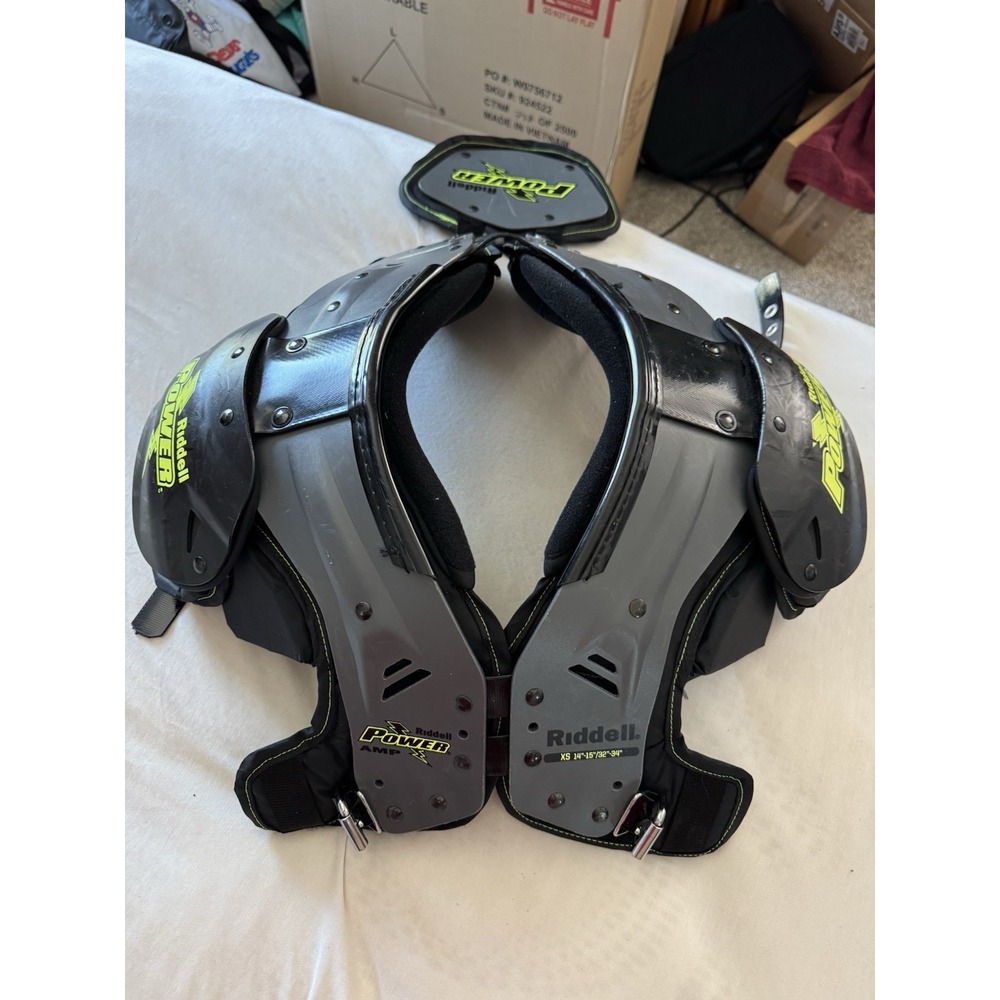 RiddellYouth Football Shoulder Pads  XS 14"-15"/32"-34"